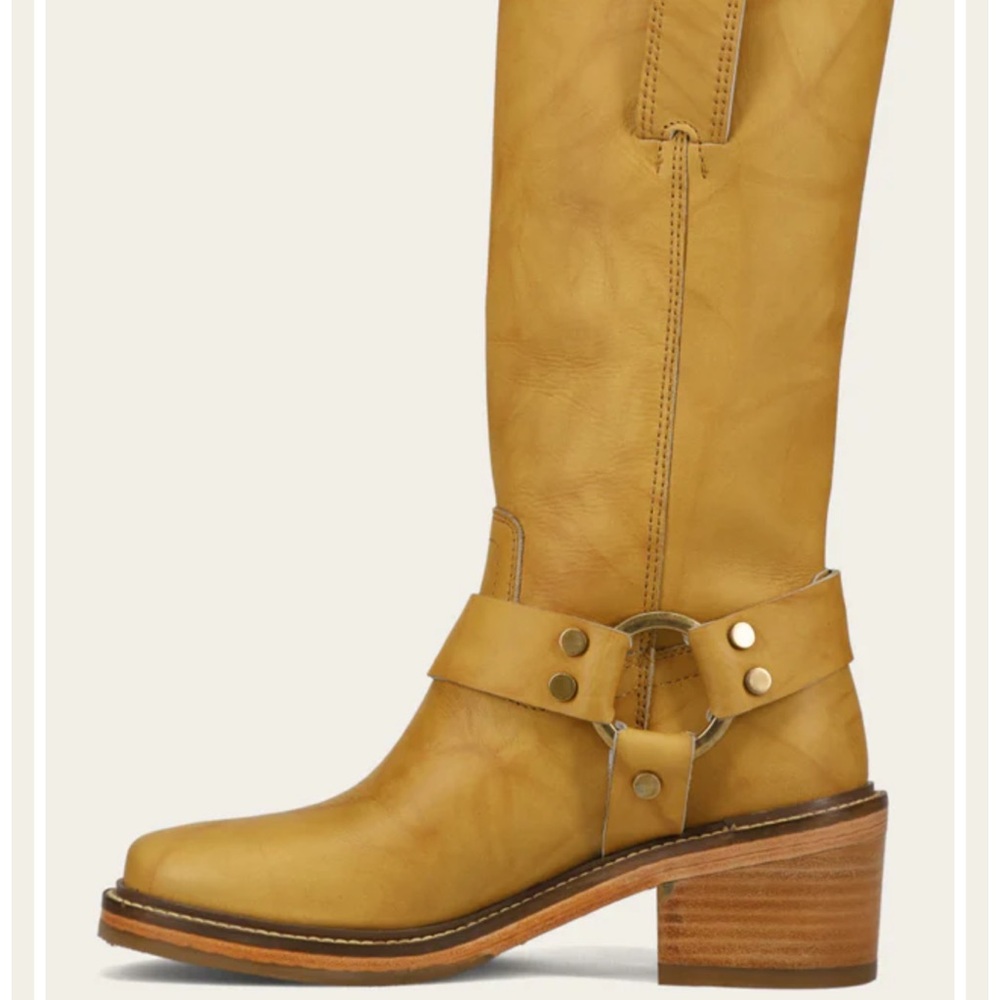 Women's Frye Kate harness boots in banana